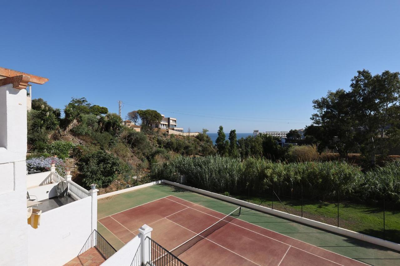 Quaint 2 Bedroom Townhouse With Pool Close To Sea! Benalmádena Eksteriør billede