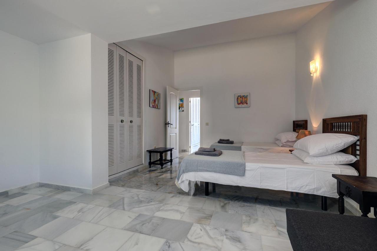 Quaint 2 Bedroom Townhouse With Pool Close To Sea! Benalmádena Eksteriør billede