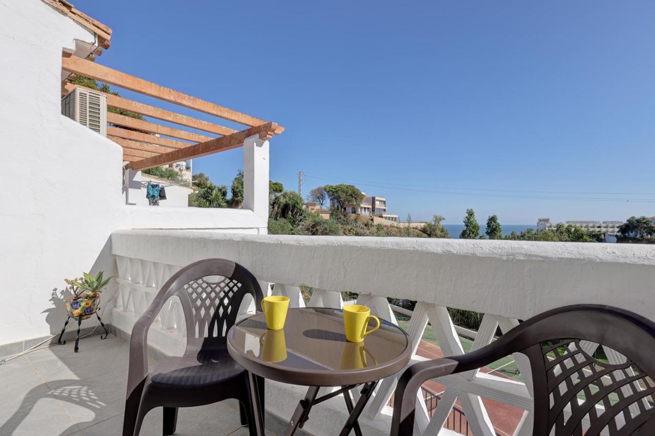 Quaint 2 Bedroom Townhouse With Pool Close To Sea! Benalmádena Eksteriør billede