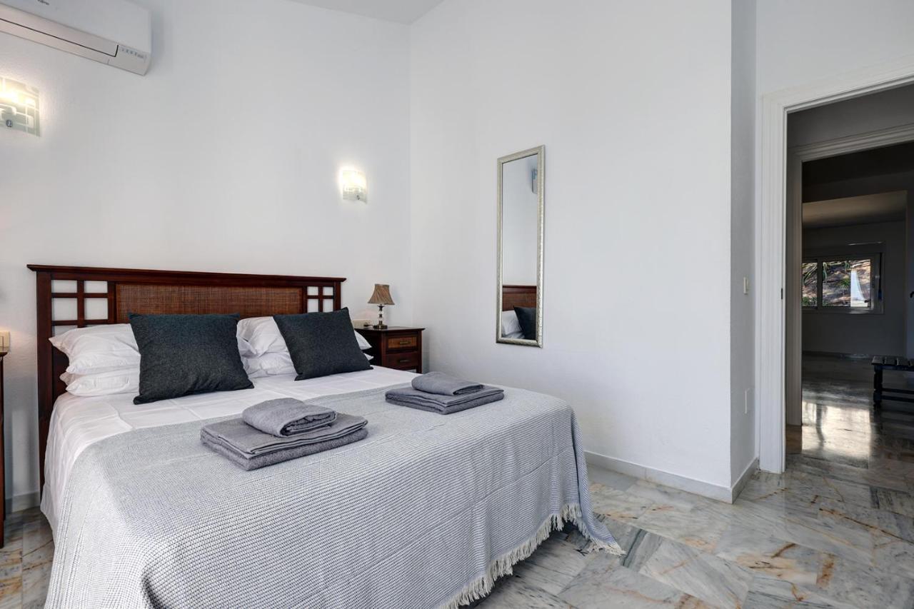 Quaint 2 Bedroom Townhouse With Pool Close To Sea! Benalmádena Eksteriør billede