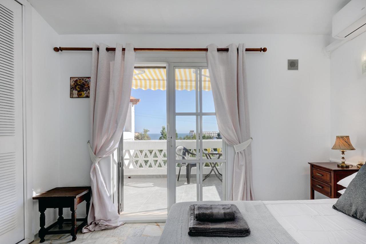 Quaint 2 Bedroom Townhouse With Pool Close To Sea! Benalmádena Eksteriør billede