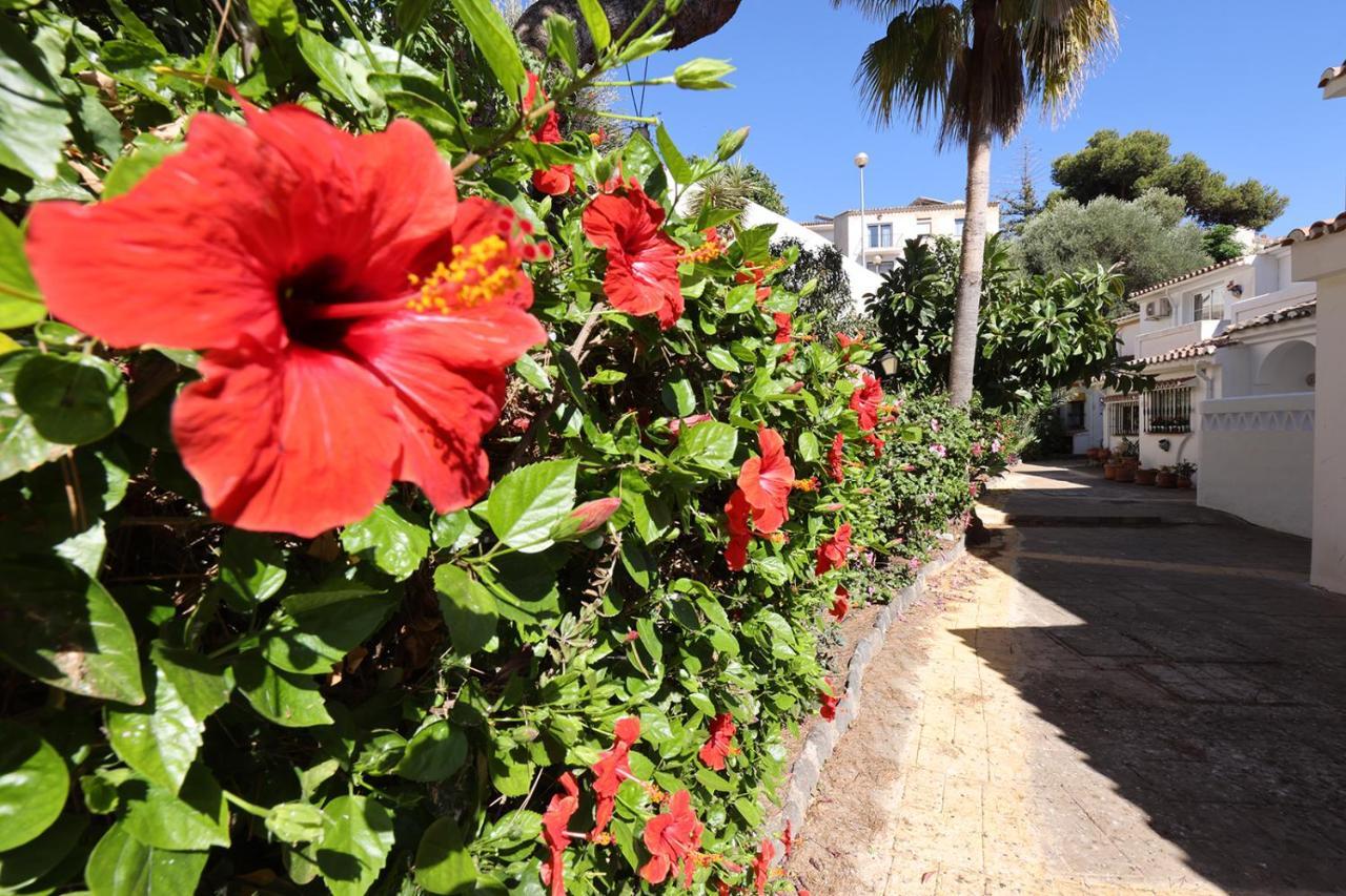 Quaint 2 Bedroom Townhouse With Pool Close To Sea! Benalmádena Eksteriør billede