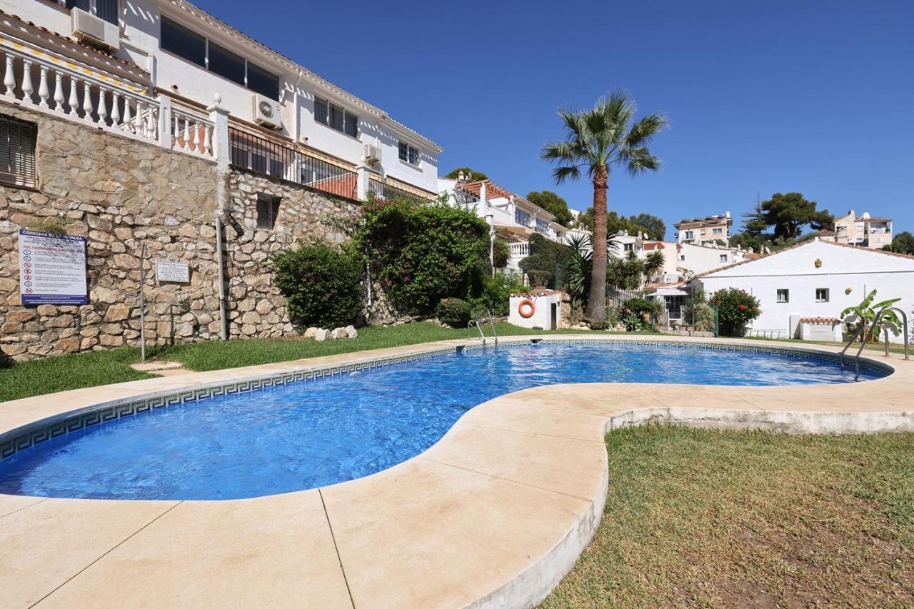 Quaint 2 Bedroom Townhouse With Pool Close To Sea! Benalmádena Eksteriør billede